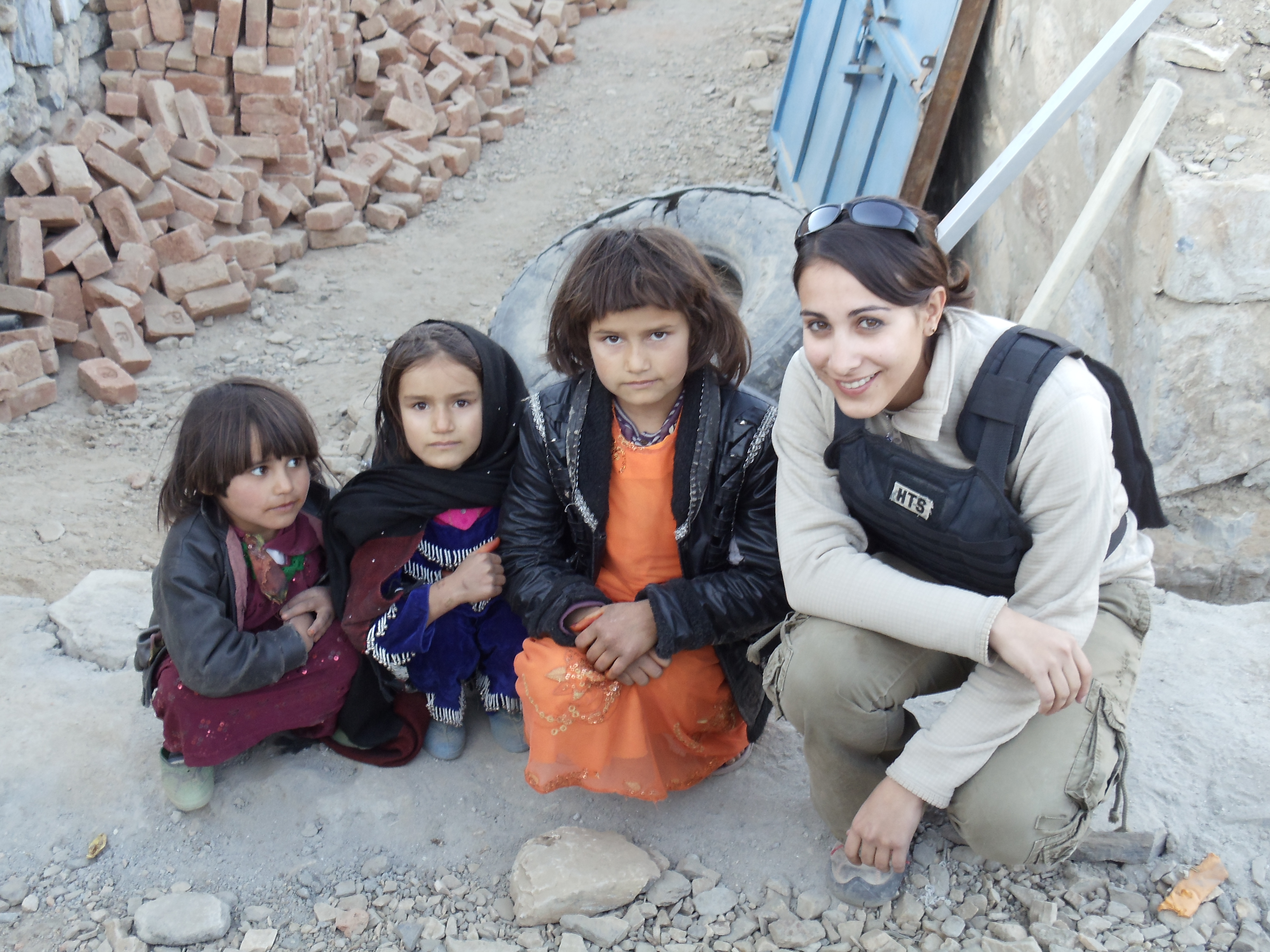 AfghanistanHTT/withlittlegirls.JPG